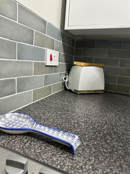 Stylish 2 Bedrooms Flat In A Quiet Cul-De-Sac Area, Near Sheffield City Centre With Free Parking מראה חיצוני תמונה
