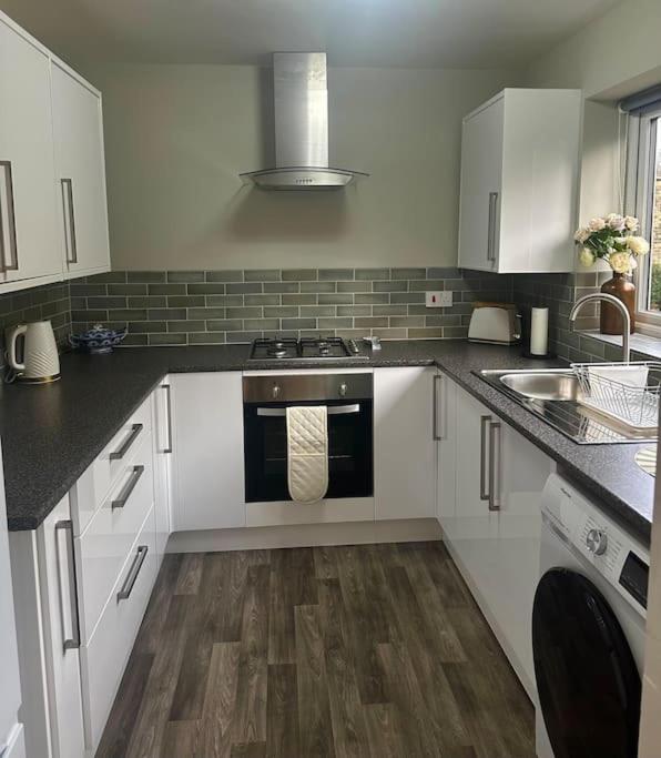 Stylish 2 Bedrooms Flat In A Quiet Cul-De-Sac Area, Near Sheffield City Centre With Free Parking מראה חיצוני תמונה