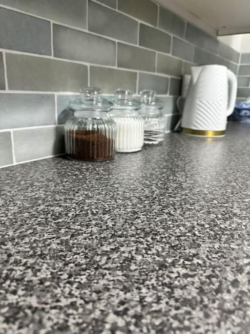 Stylish 2 Bedrooms Flat In A Quiet Cul-De-Sac Area, Near Sheffield City Centre With Free Parking מראה חיצוני תמונה