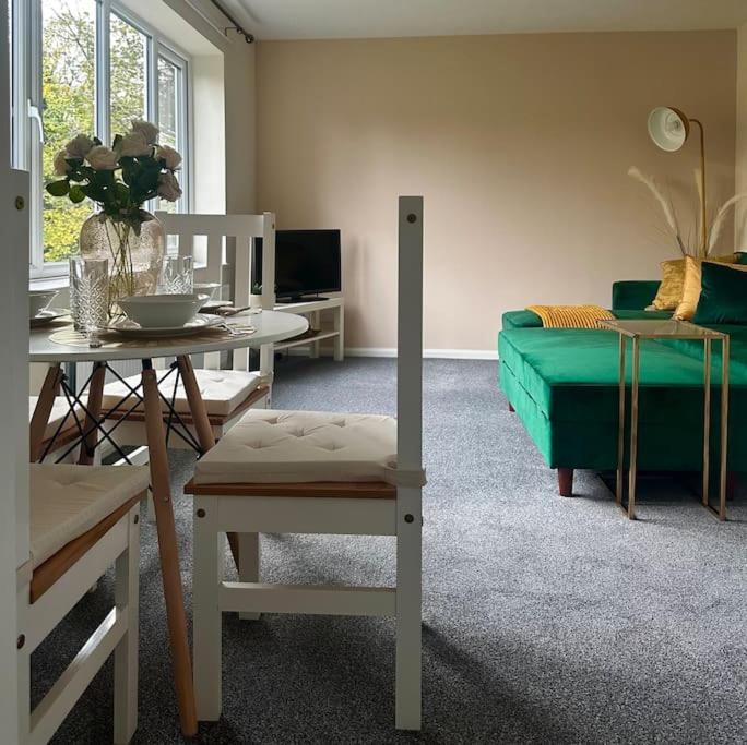 Stylish 2 Bedrooms Flat In A Quiet Cul-De-Sac Area, Near Sheffield City Centre With Free Parking מראה חיצוני תמונה